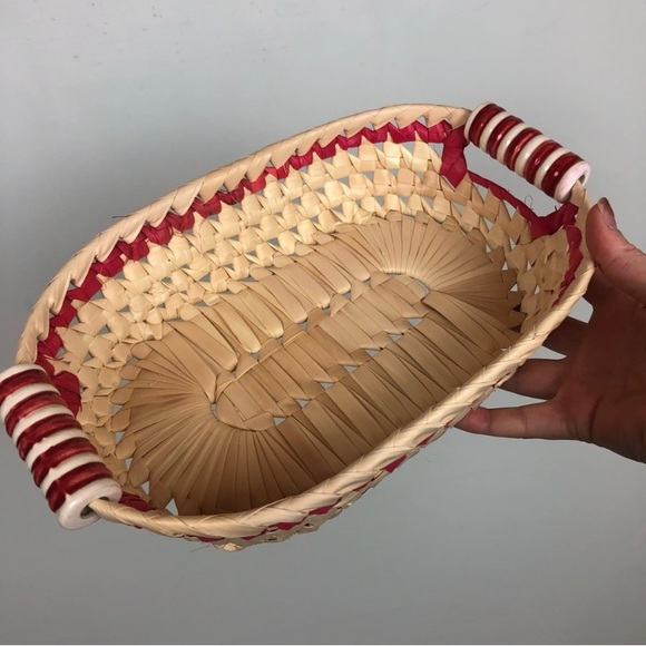 Natural woven basket - Picture 2 of 10